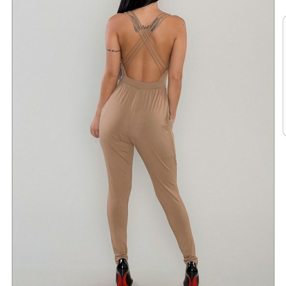 Stretchy Strappy Back Jumpsuit - Picture 2 of 5